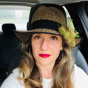 Meet your Posher, Angela